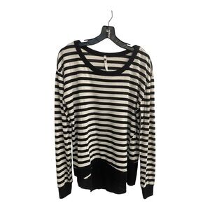 POOF women’s shirt size small